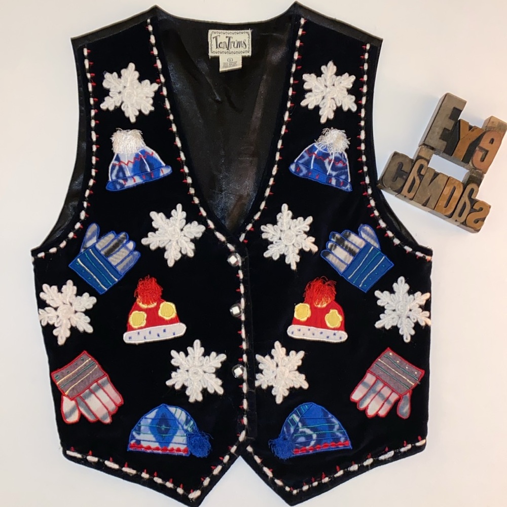 ❄️TAN TRUMS Snowflakes/❄️Hats/Gloves🧤 Vest in Black